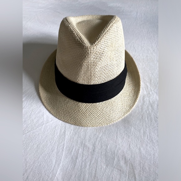 Fedora - Picture 2 of 4